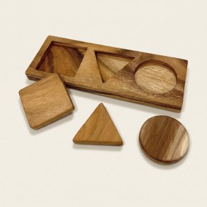 Encaje de madera con formas geométricas