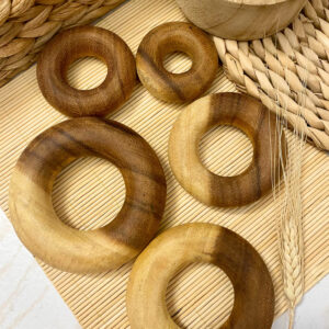 Pirámide de anillas de madera<span> - </span>Beis