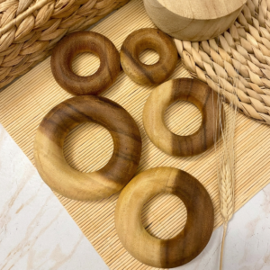 Pirámide de anillas de madera<span> - </span>Beis