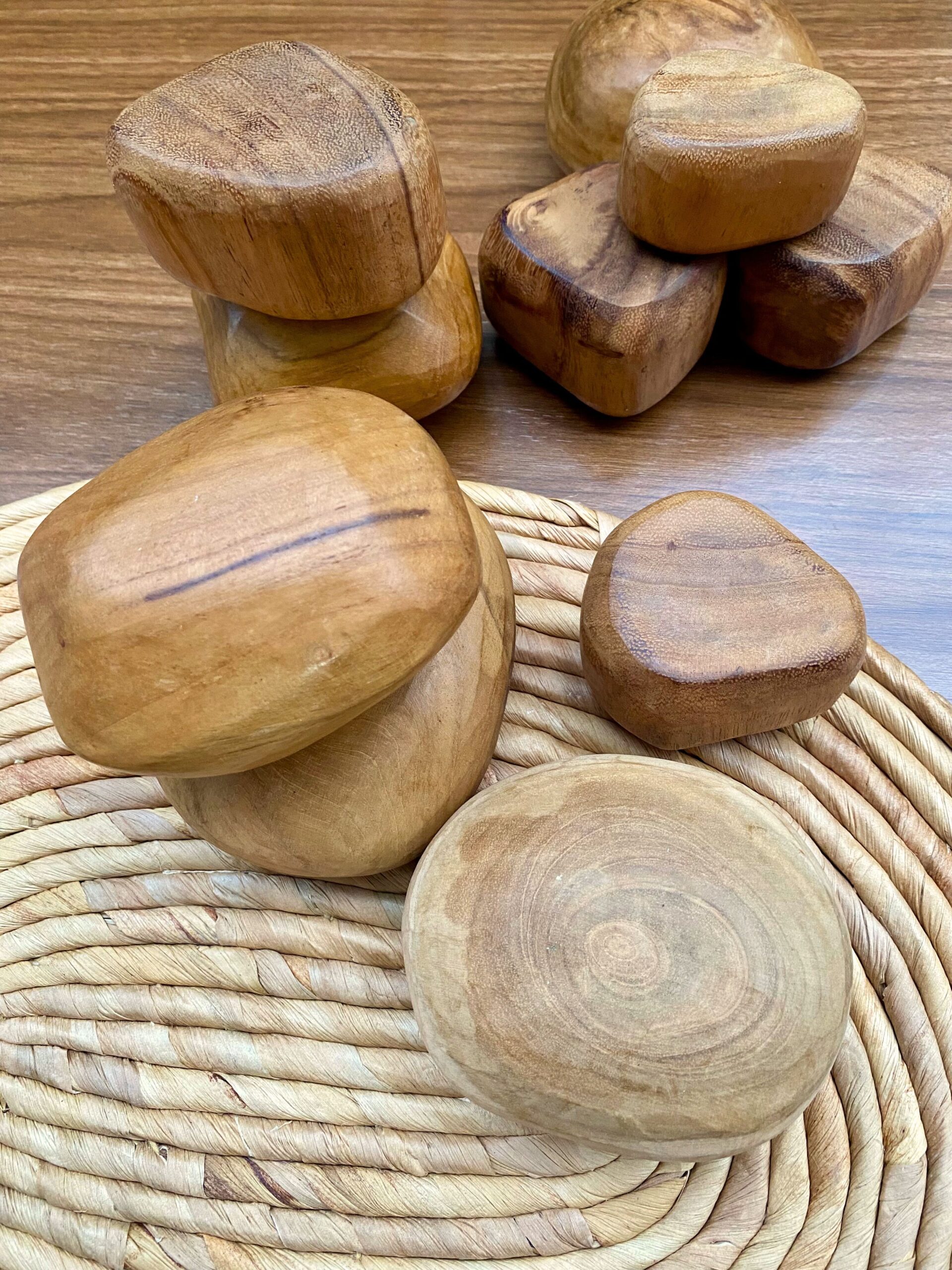 Rocas apilables de madera natural - Imagen 3