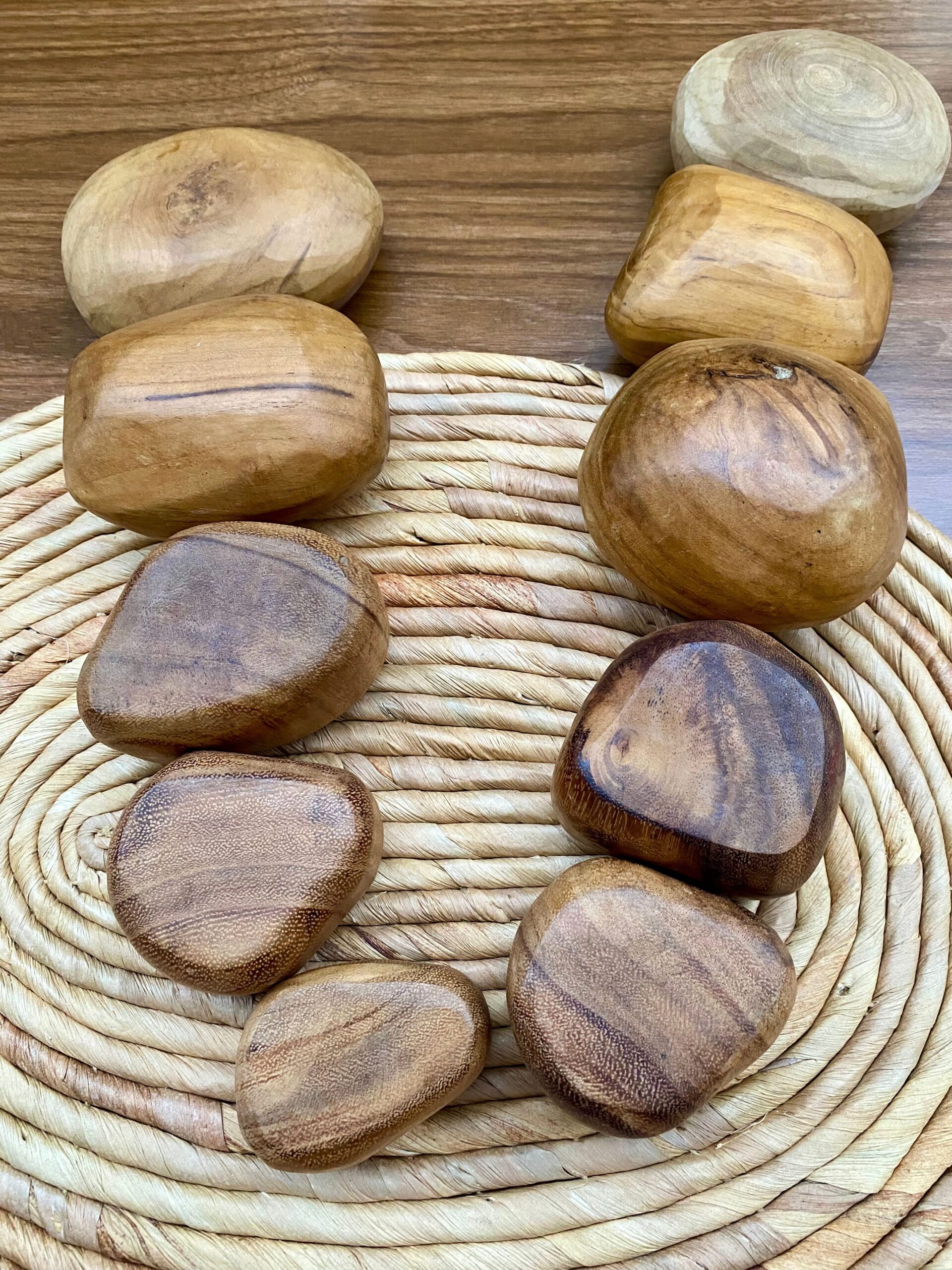 Rocas apilables de madera natural - Imagen 4